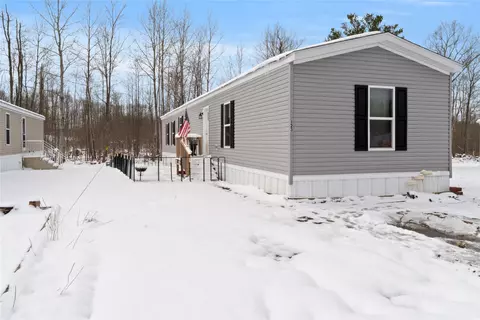 123 Primrose Ln, Edinboro, PA 16412