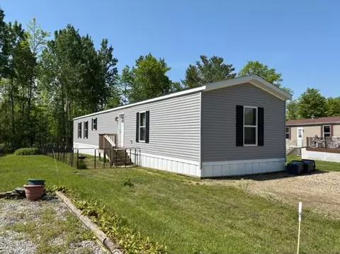 123 Primrose Ln, Edinboro, PA 16412