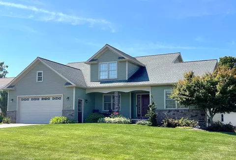 4070 Blueberry Dr, Erie, PA 16510
