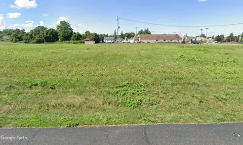 W 8th Street, Erie, PA 16505