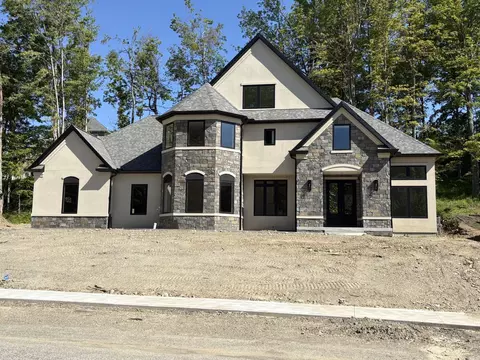 4874 Equestrian Dr, Erie, PA 16506
