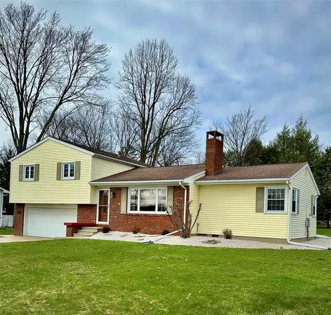 461 Sunnyside Ave, Meadville, PA 16335