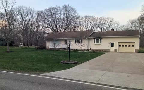 1266 Boyer Rd, Erie, PA 16511
