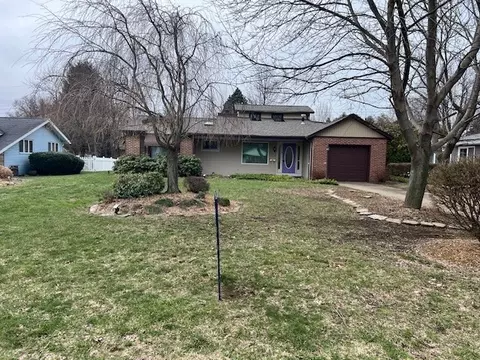 1112 Western Ln, Erie, PA 16505