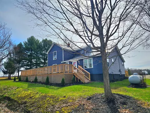 8965 Carberry Rd, Albion, PA 16401
