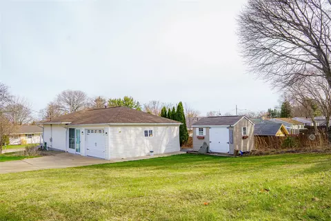1127 E 40th St, Erie, PA 16504