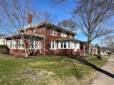 2520 Bird Dr, Erie, PA 16510
