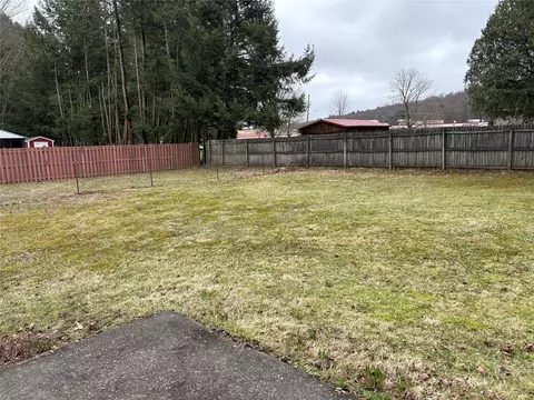 Exterior - 604 E South St, Corry, PA 16407 photo 3 of 4