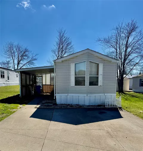 1848 Ashwood Ln, Erie, PA 16509