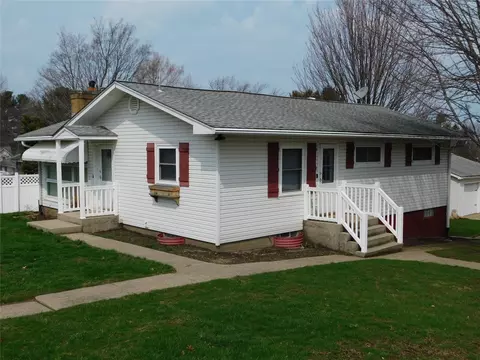 10996 Sunset Dr, North East, PA 16428