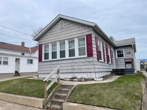 718 W 3rd St, Erie, PA 16507