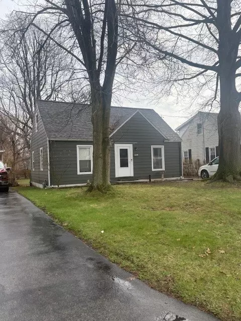 1319 Grant Ave, Erie, PA 16505