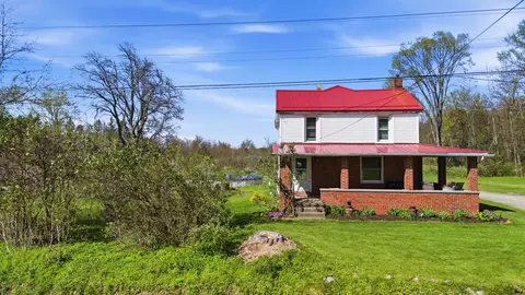 8125 Lake Pleasant Rd, Erie, PA 16509