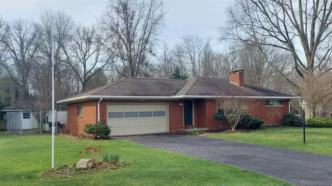 1151 Carmont Dr, Meadville, PA 16335