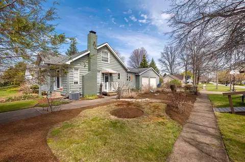 933 Grant Ave, Erie, PA 16505