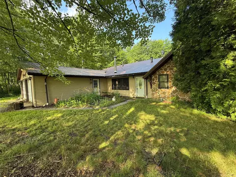 15491 Eve Dr, Linesville, PA 16424