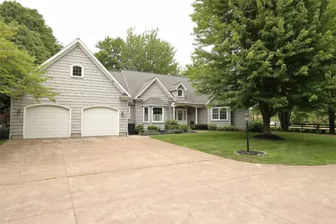 8280 Shore Dr, Fairview, PA 16415
