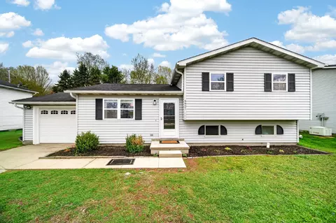 9921 Holly Dr, Lake City, PA 16423