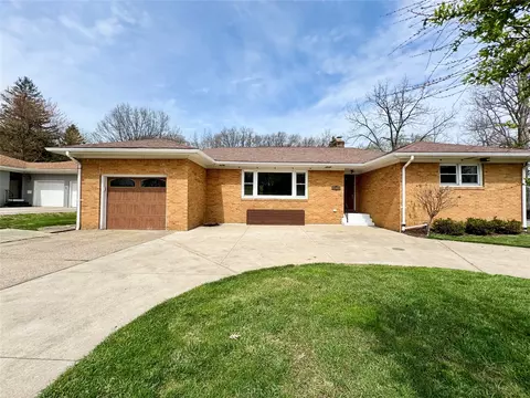 1142 W Gore Rd, Erie, PA 16509