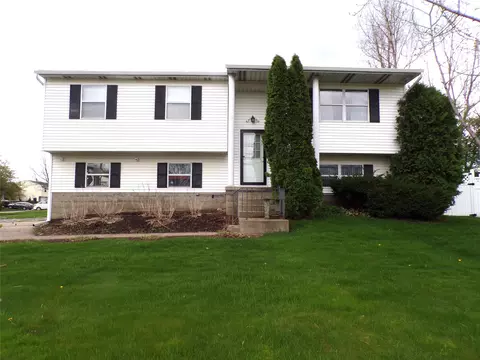 3031 W 38th St, Millcreek, PA 16506