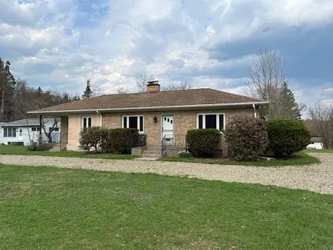 6801 Avonia Rd, Fairview, PA 16415