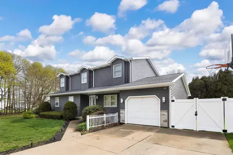 44 Crestwood Ln, North East, PA 16428