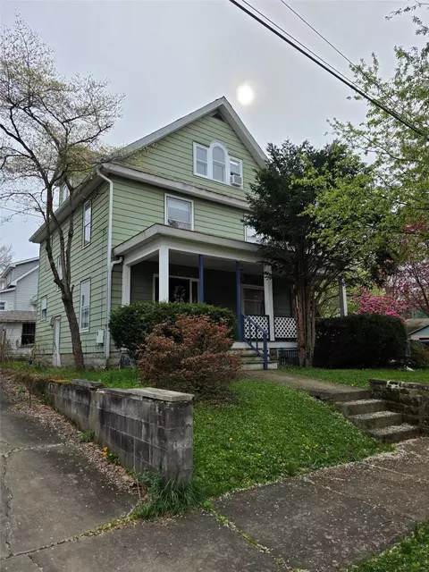 659 William St, Meadville, PA 16335