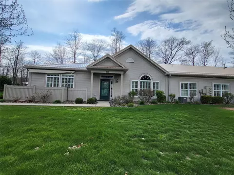17301 Dawn Ct, Meadville, PA 16335