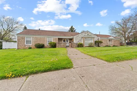 660 E Grandview Blvd, Erie, PA 16504