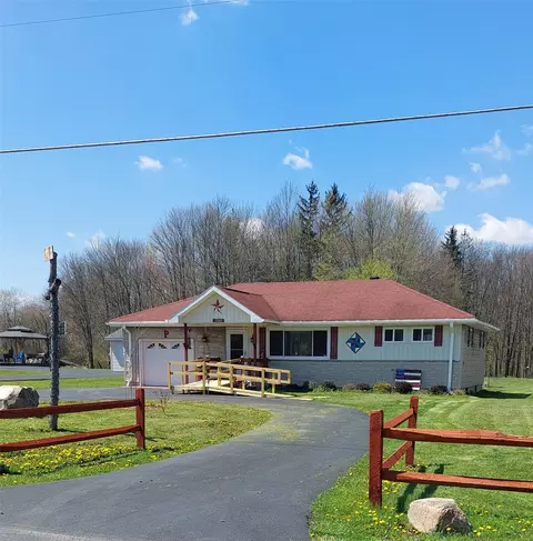 15063 Limber Rd, Meadville, PA 16335
