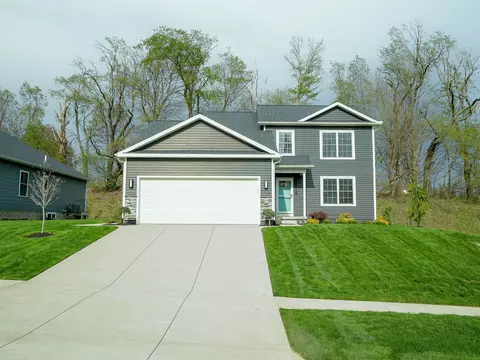 4915 Grouse Hollow Dr, Millcreek, PA 16504