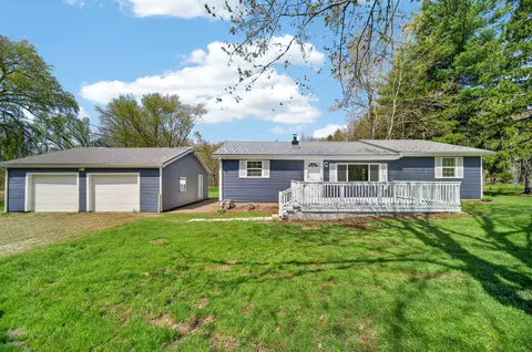 10152 Peach St, Girard, PA 16417