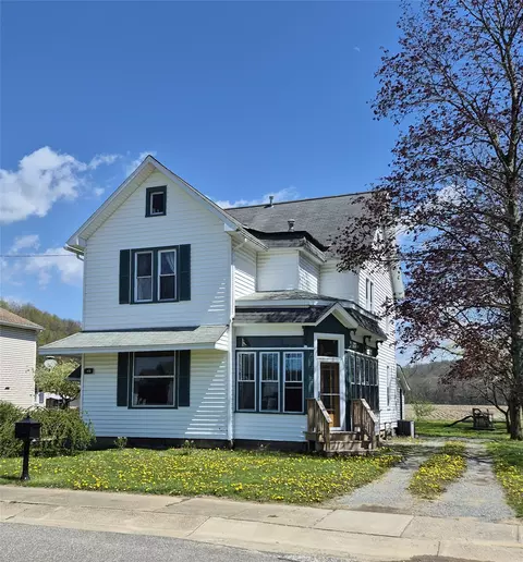 108 North St, Cochranton, PA 16314