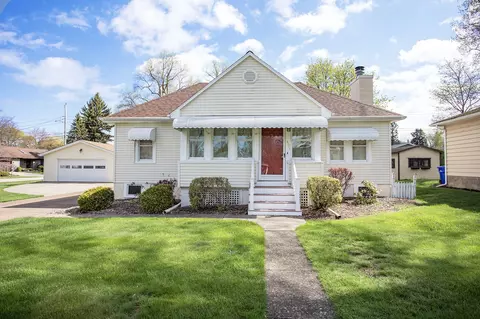 403 Blackstone Dr, Erie, PA 16505