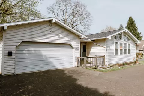 77 E High St, Union City, PA 16438