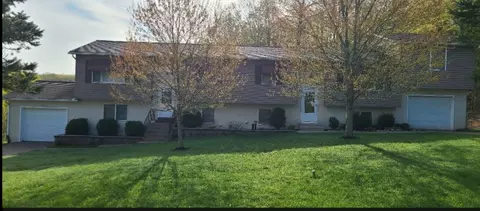 8571-8573 Kirsch Rd, Erie, PA 16510