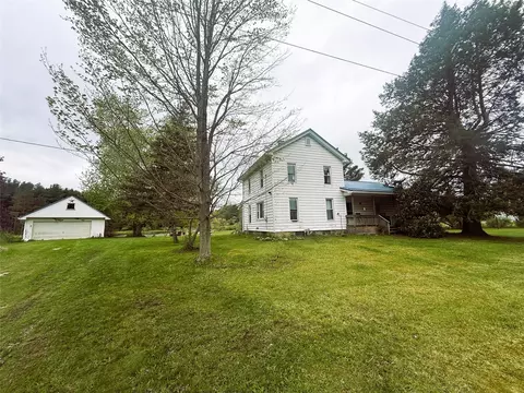 18953 Conneautville Rd, Conneautville, PA 16406