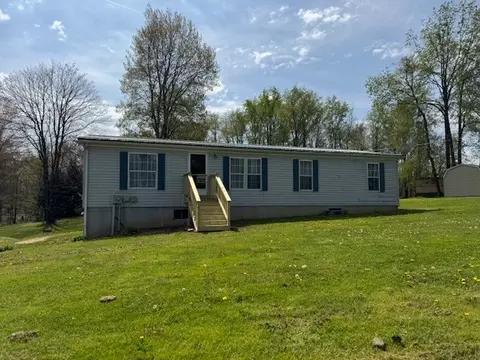 2745 S 1st St, Jamestown, PA 16134