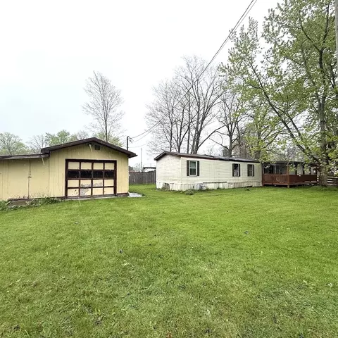 12366 Ellis Rd, Conneaut Lake, PA 16316