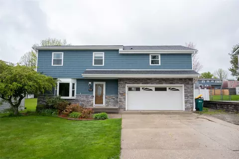2074 Asheboro Dr, Erie, PA 16510