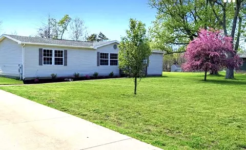 1088 Parkside Dr, Erie, PA 16511