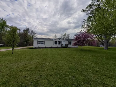 1088 Parkside Dr, Erie, PA 16511