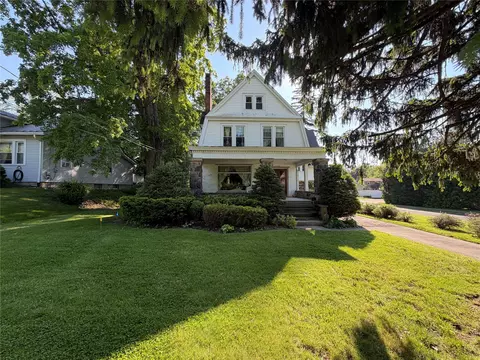 4106 Cherry St, Erie, PA 16509