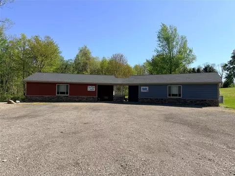 11040 Ridge Rd, Girard, PA 16417