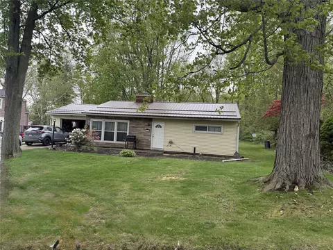 421 Dale Dr, Erie, PA 16511