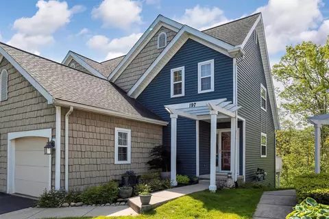 197 S Oak Ridge Cir, Millcreek, PA 16509