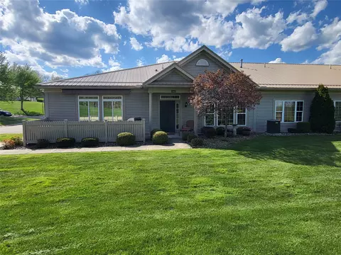 17803 Dawn Ct, Meadville, PA 16335