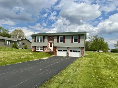 12208 Leslie Rd, Meadville, PA 16335