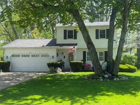 3453 Pond View Dr, Millcreek, PA 16506