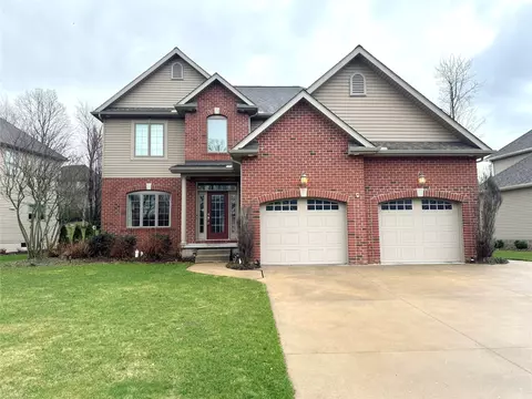 4385 Stone Creek Dr, Erie, PA 16506